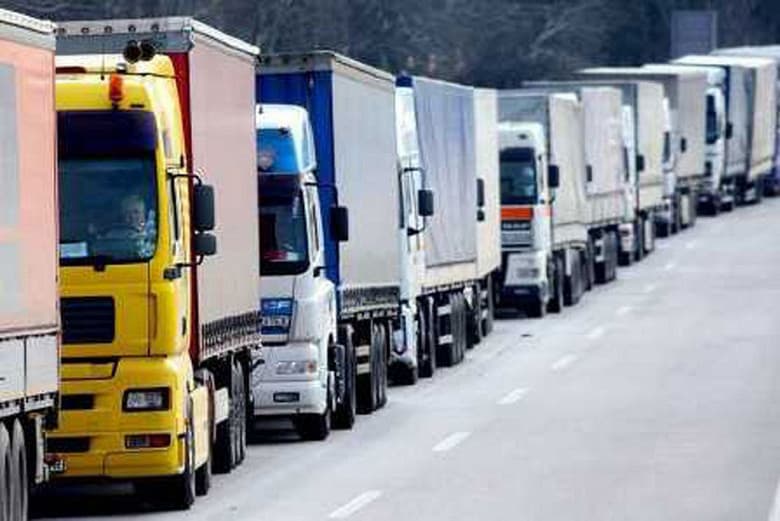Transportatorii de mărfuri pot trece mai ușor frontiera cu România