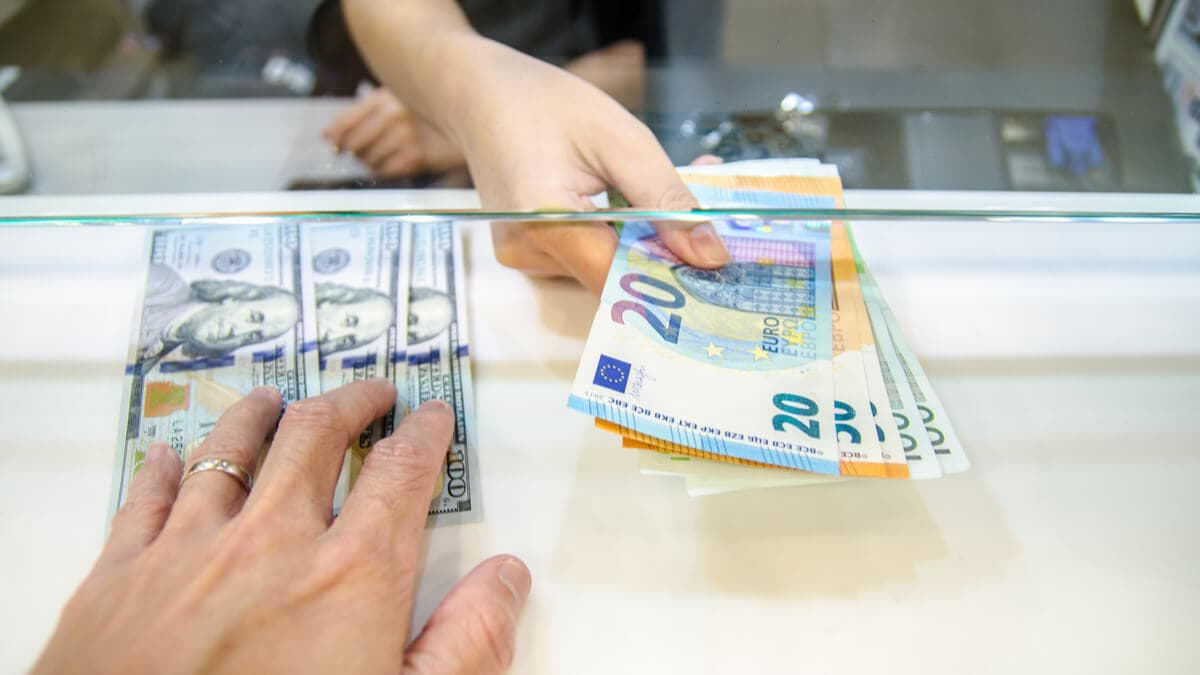 Războiul a creat perturbații pe piața valutară din Moldova