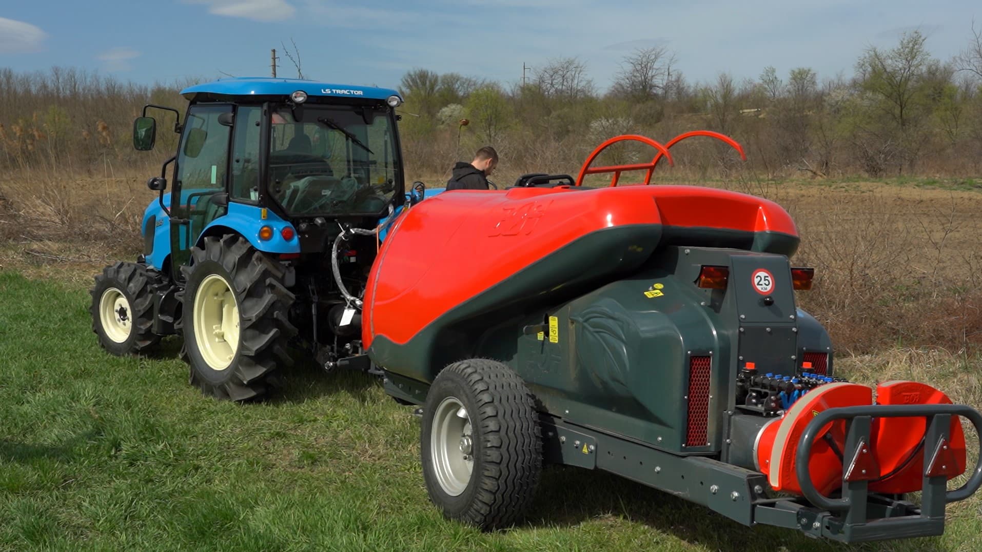 Tehnologii moderne pentru pulverizarea culturilor agricole