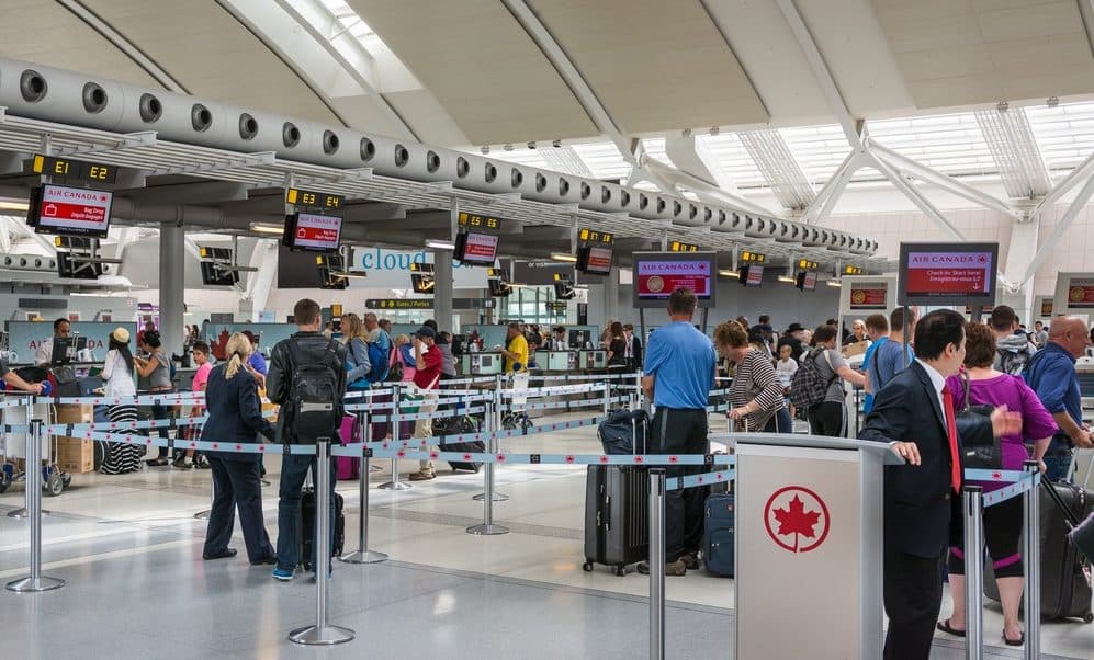 Canada ridică obligaţia de vaccinare împotriva COVID-19 pentru călătorii