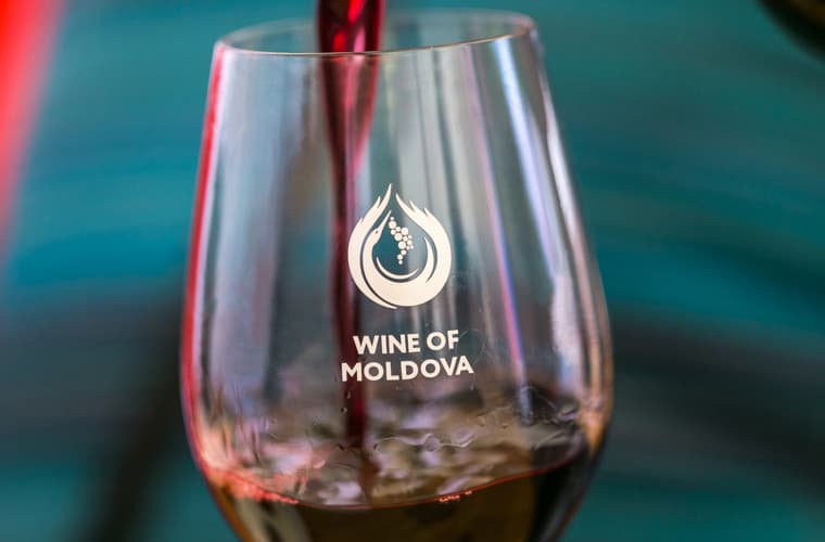 Marea Britanie vrea să importe mai mult vin din Moldova