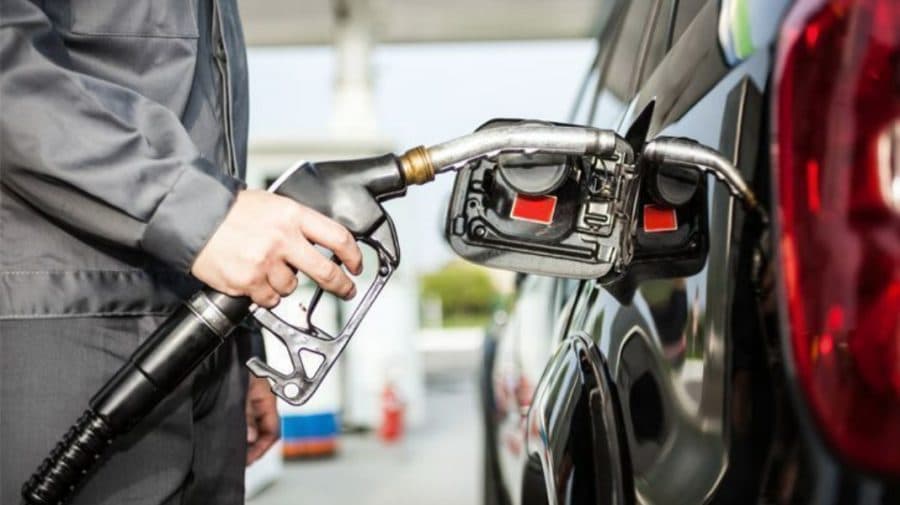 Costul benzinei va crește, iar cel al motorinei va scădea puțin