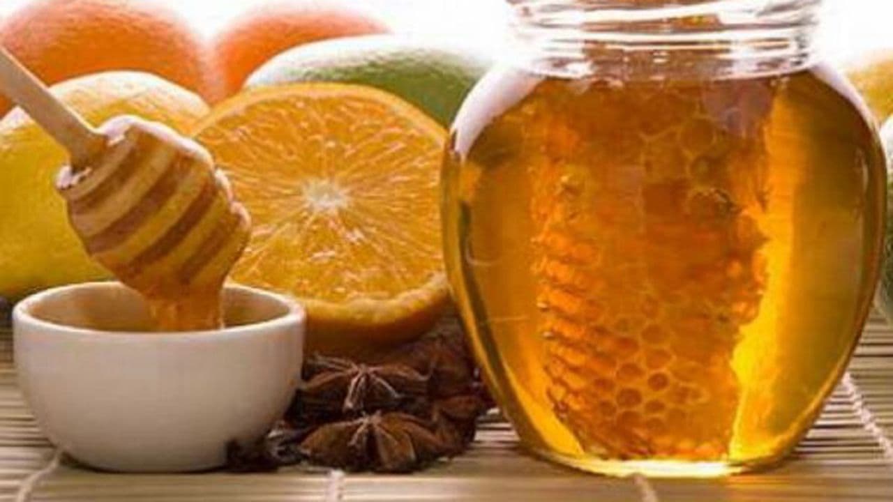 Producţia de miere a României a scăzut la jumătate în acest an