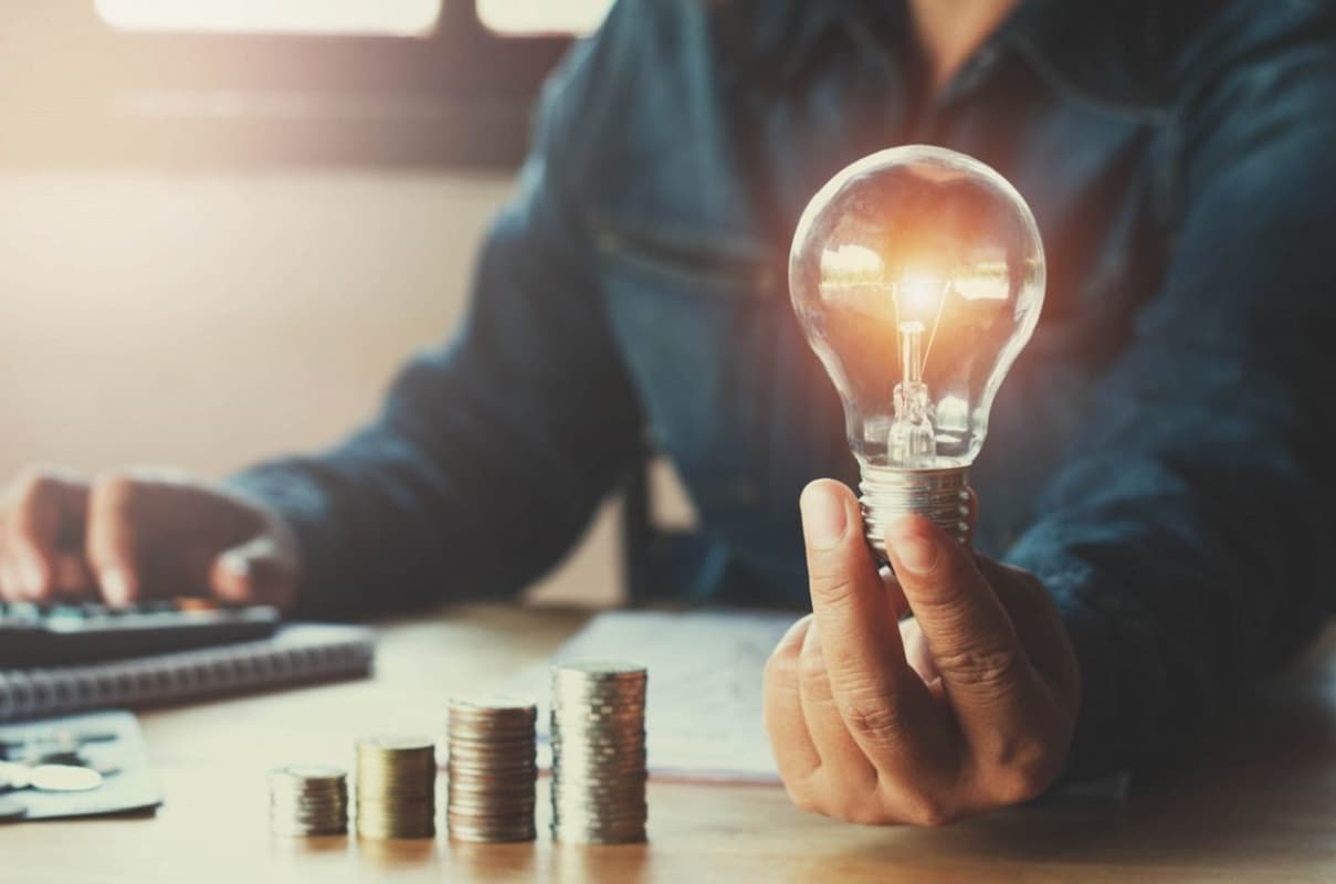 Moldovenii vor achita mai puțin pentru electricitate. Noile tarife, publicate în Monitorul Oficial