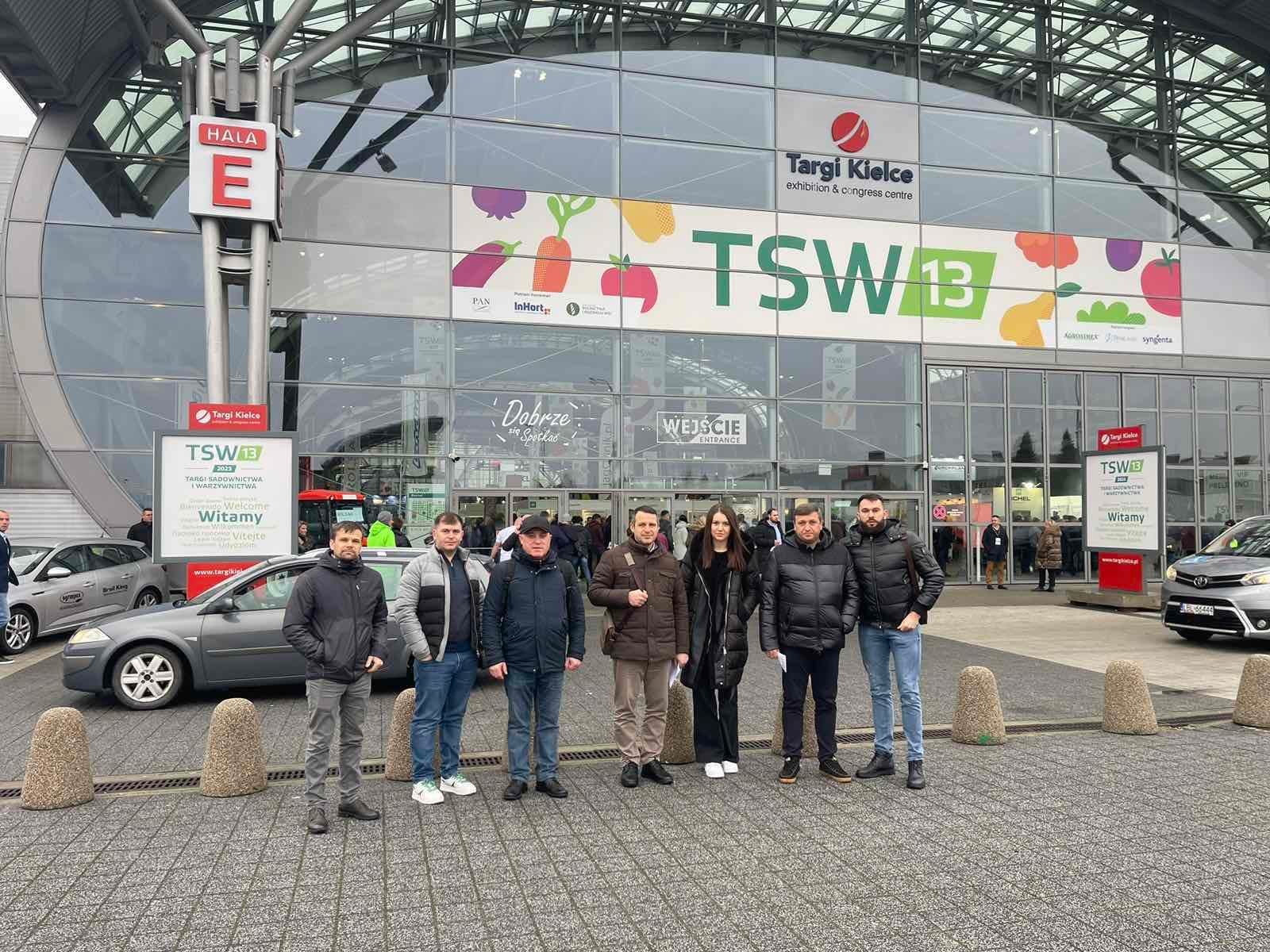 Pomicultorii moldoveni la o expoziție în Polonia