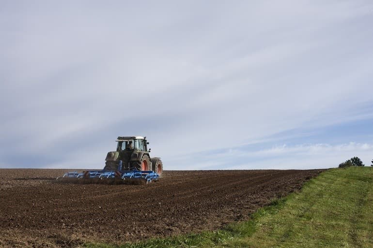 Ce țară are un nivel scăzut al arendei pentru terenurile agricole?
