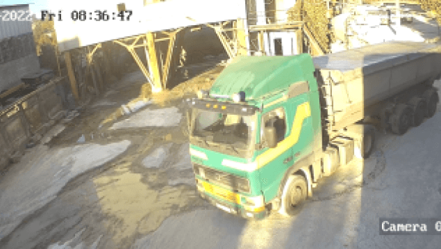 Au rămas fără bani, după ce au vândut 125 de tone de floarea soarelui