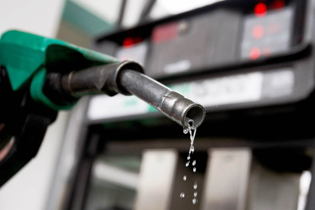 În 2024 se vor scumpi țigările și produsele petroliere!