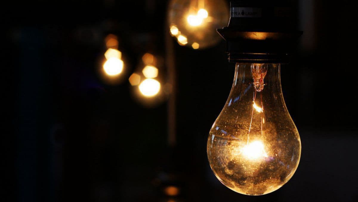 Tarif mai mic pentru energia electrică. O veste bună?!
