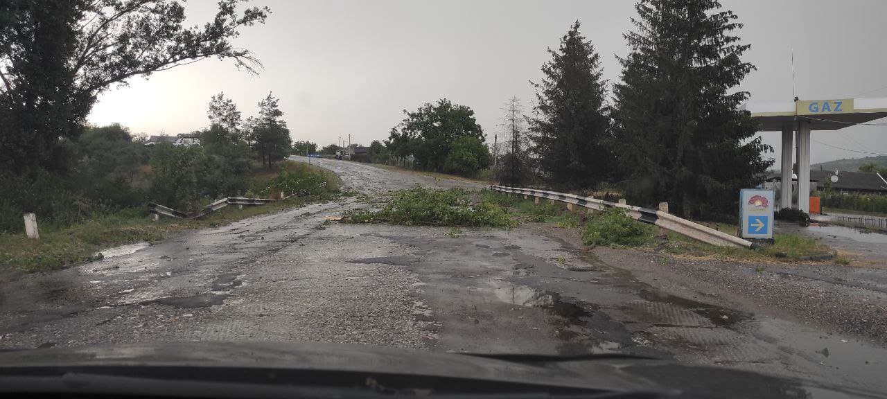 Grindina cât oul de găină în raioanele țării / VIDEO