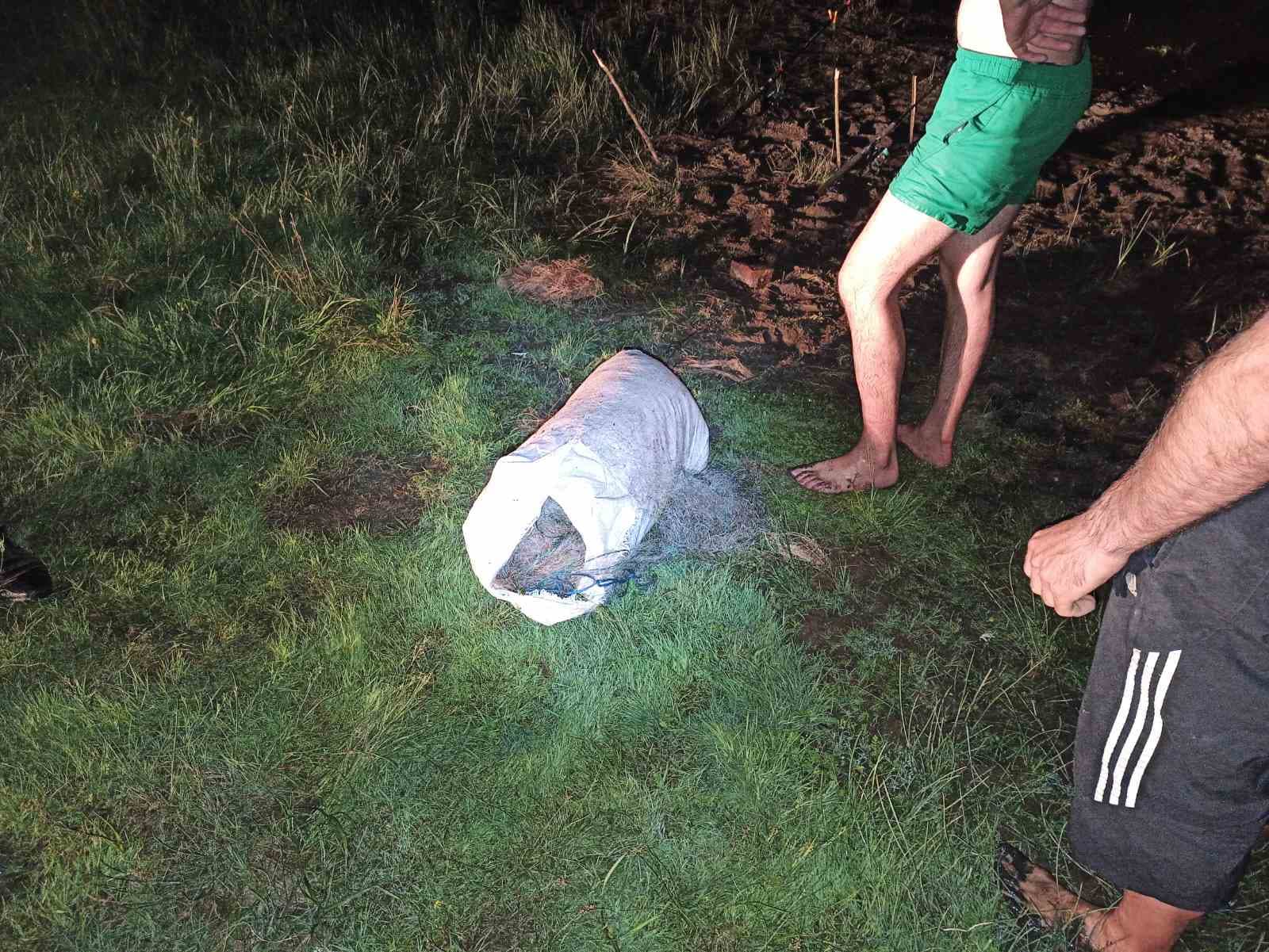 ILEGAL! Braconaj piscicol în preajma lacului Costești-Stînca / FOTO