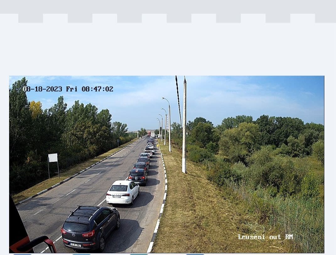 Trafic intens la punctele de trecere a frontierei Sculeni și Leușeni-Albița / FOTO