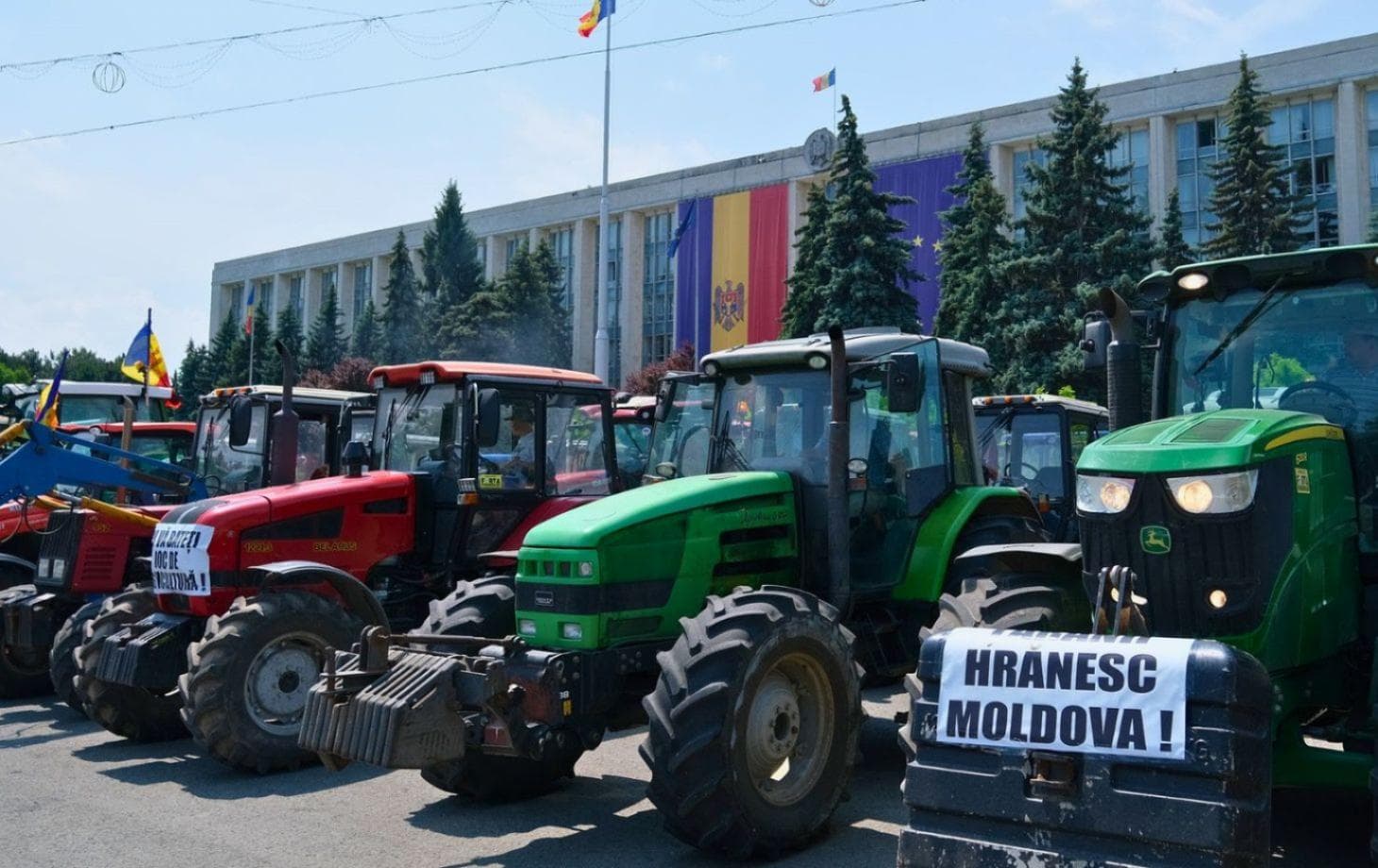 Agricultorii ies din nou la proteste. Aceștia îi așteaptă în PMAN pe Recean și Bolea