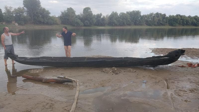 Nemaipomenit! O luntre de o mie de ani, descoperită întâmplător în râul Nistru / FOTO
