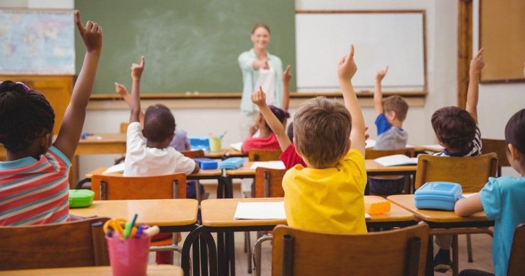 Ping-pong între autoritățile centrale și locale din educație