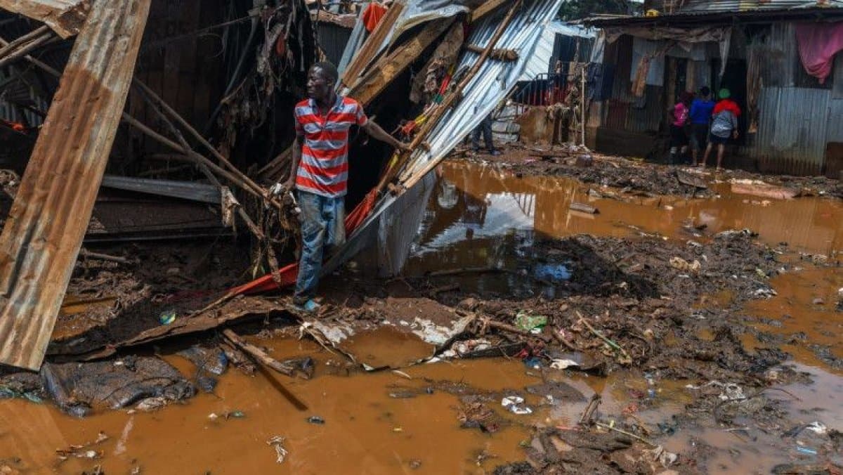 Cel puţin 45 de persoane şi-au pierdut viaţa, după ruperea unui baraj în Valea Riftului din Kenya