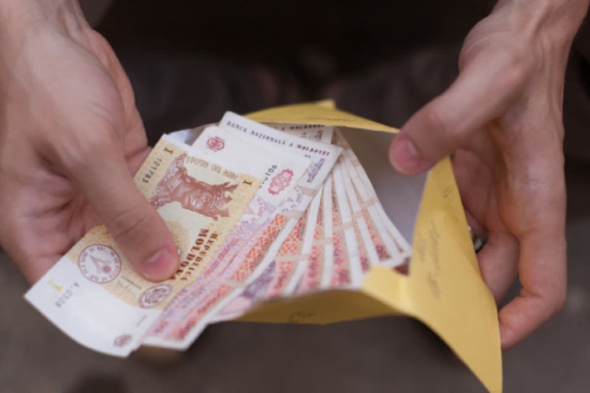 Salariul mediu lunar a crescut cu 15,5 la sută față de anul trecut