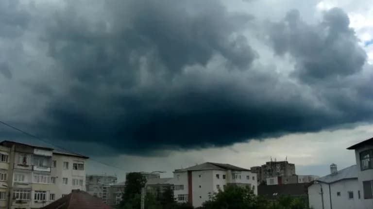 Cer noros și temperaturi scăzute, pe 22 octombrie