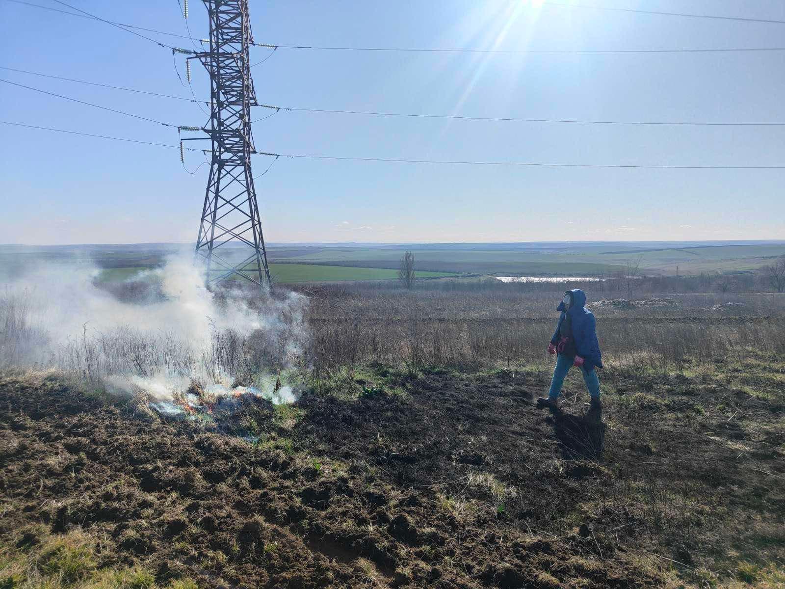 Amenzi usturătoare pentru arderea ilegală a deșeurilor în Florești