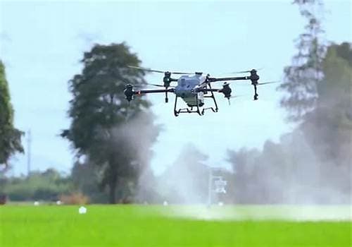 China provoacă ploaie cu ajutorul dronelor în regiunea aridă Xinjiang