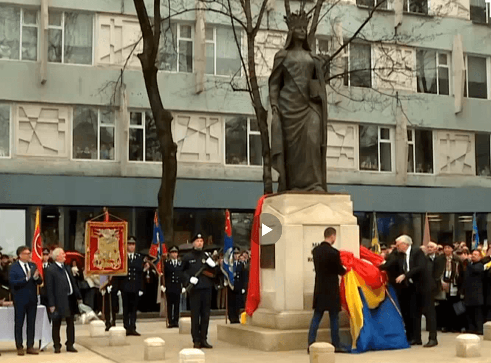 La Chișinău a fost dezvelit monumentul Reginei Maria, în cadrul unei ceremonii solemne, dedicată împlinirii a 107 ani de la Unirea Basarabiei cu România