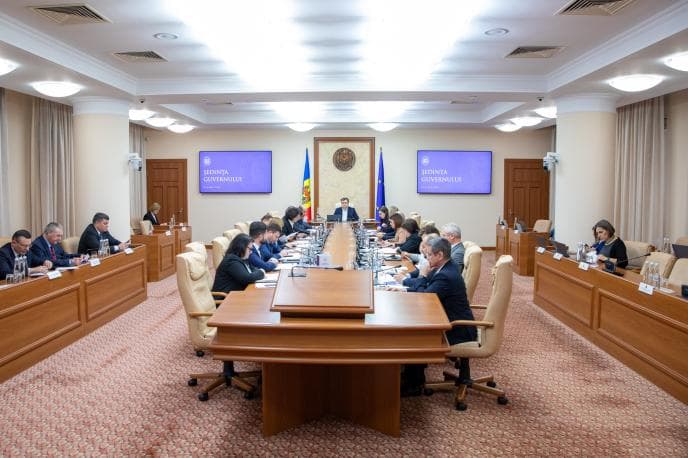 Veste bună pentru agricultori! Guvernul a aprobat modificările Legii privind rambursarea impozitului funciar pentru anul 2024 din contul TVA acumulat în cont