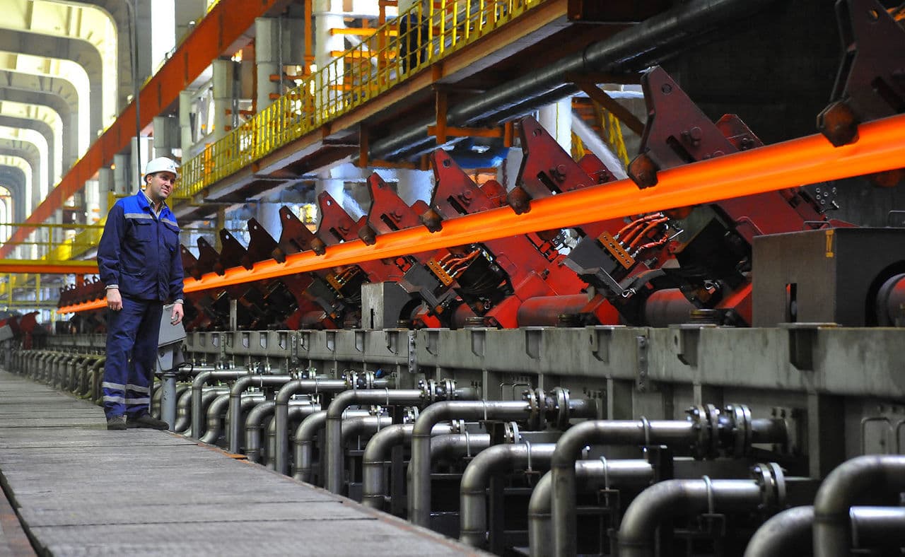 Producția industrială a crescut în februarie, dar rămâne în scădere pe primele două luni ale anului