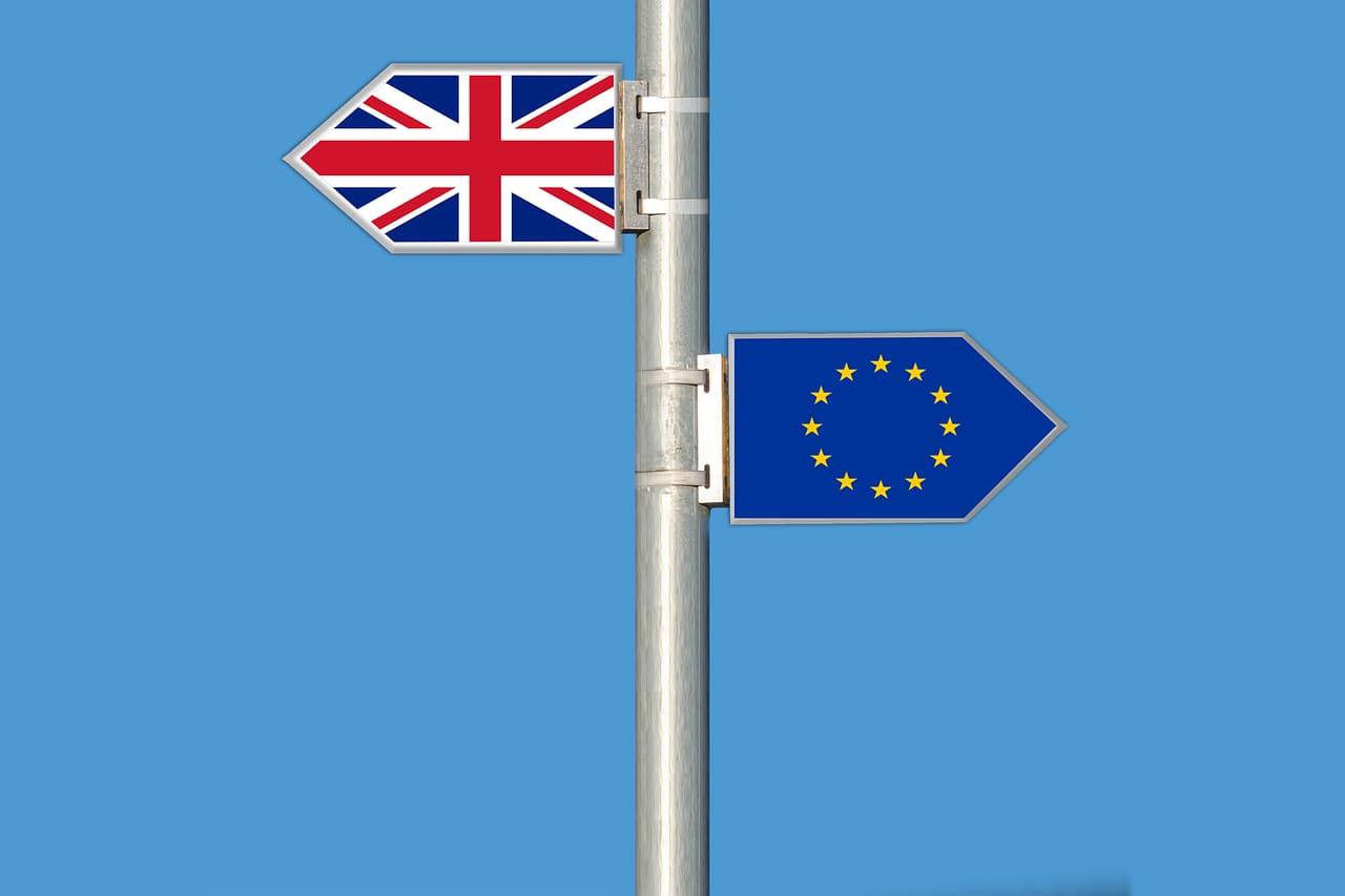 UE și Marea Britanie discută eliminarea controalelor la frontieră pentru produse alimentare: Oportunitate sau haos în lanțul de aprovizionare?