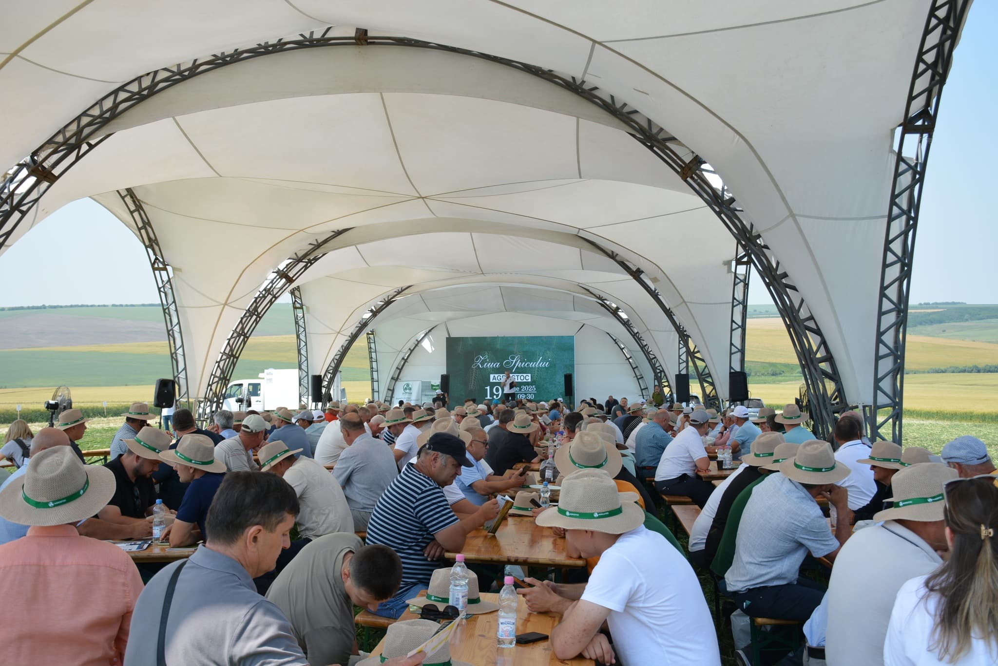 Aproximativ 350 de agricultori au participat la „Ziua Spicului”