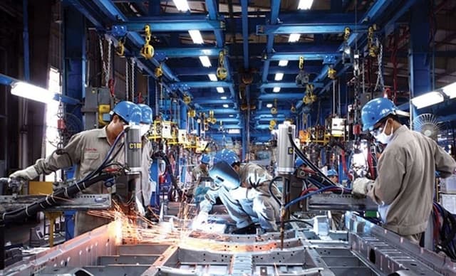 Producția industrială a crescut cu 11,7 la sută în luna mai