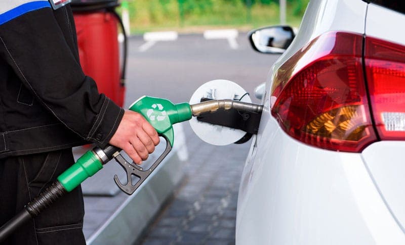 Carburanții se ieftinesc