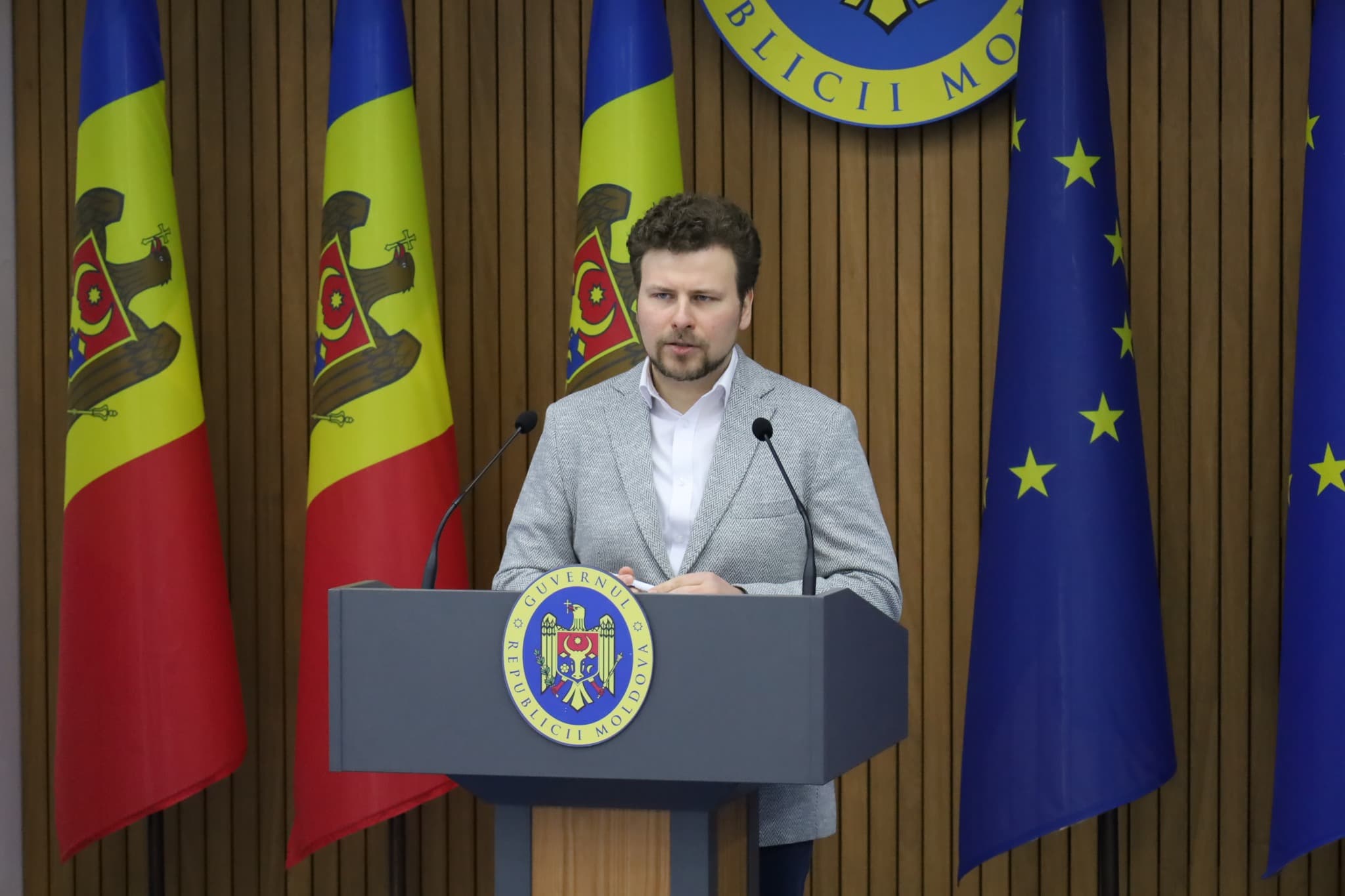 Ministerul Educației solicită stoparea colectării banilor de Ziua Profesorului
