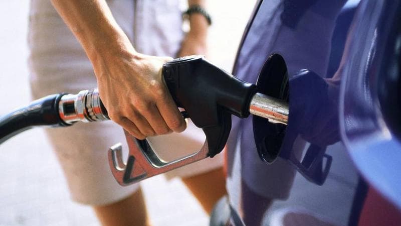 Carburanții se ieftinesc