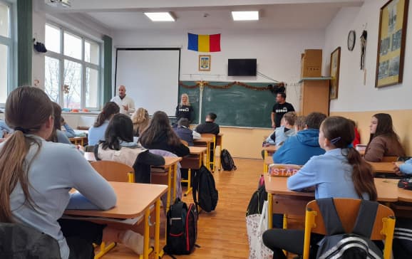 Ministerul Educației lansează o campanie națională anti-drog în școli din luna decembrie