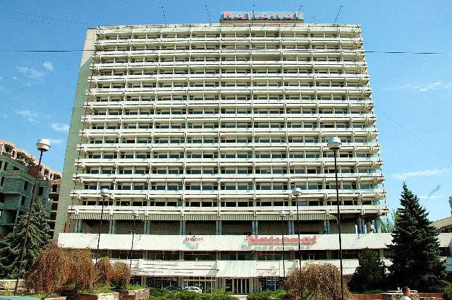 Ceban dispune îngrădirea fostul Hotel Național după tragedia unei adolescente