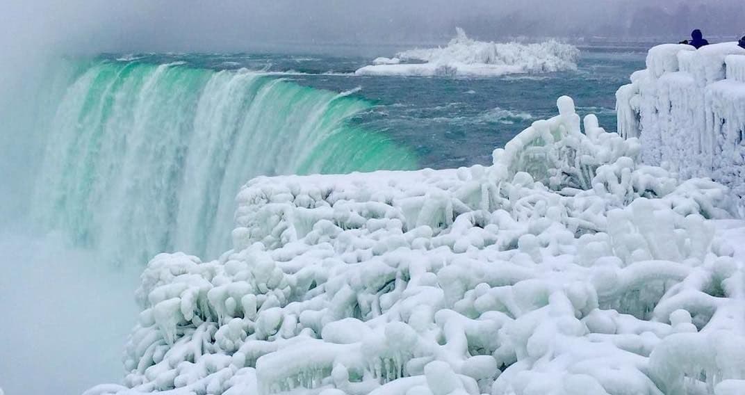 Cascada Niagara îngheață parțial, priveliști spectaculoase