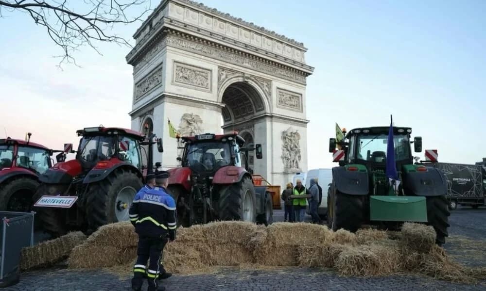 Fermierii românii, alături de agricultorii europeni, protestează la Strasbourg împotriva Acordului Mercosur