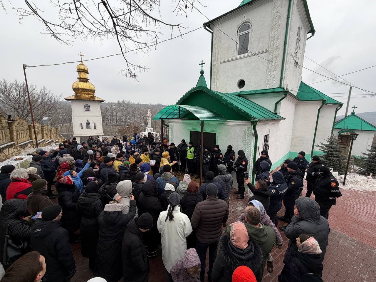 Conflict violent la biserica din Dereneu, Călărași
