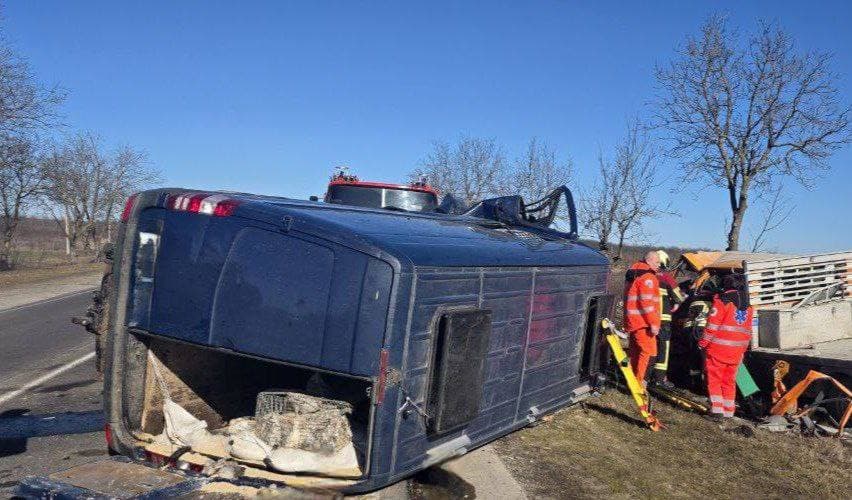 Accident grav pe traseul M-5: doi morți și doi răniți
