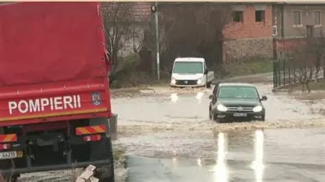 Inundații în Vrancea! Intervenții și evacuări masive