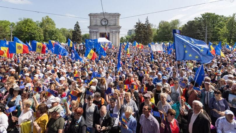 Pregătiri pentru Ziua Victoriei și Ziua Europei