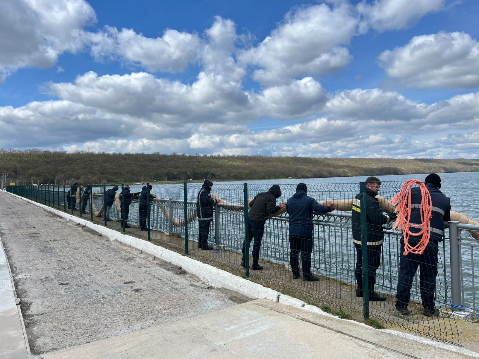Autoritățile continuă intervențiile pe Nistru, sprijin european extins