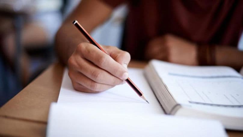 Din acest an tezele de licență vor fi verificate cu un soft anti-plagiat