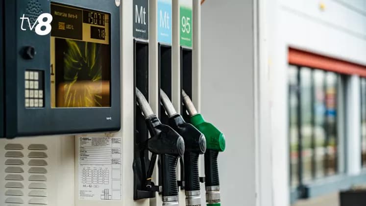 Benzina este mai scumpă, iar motorina este mai ieftină