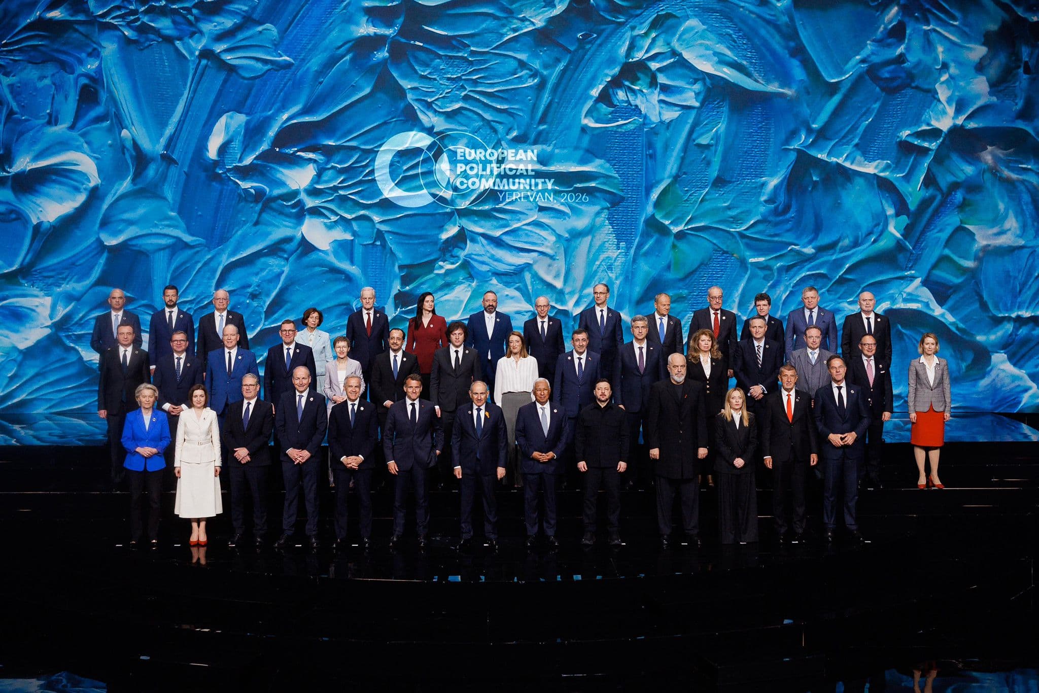 Peste 40 de lideri, la Summitul Comunității Politice Europene