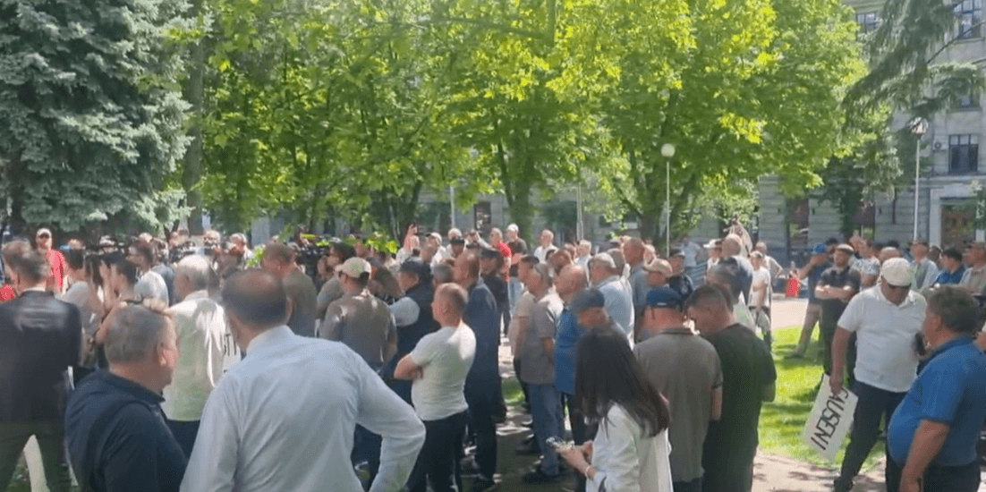 Protest de avertizare al fermierilor în fața Guvernului