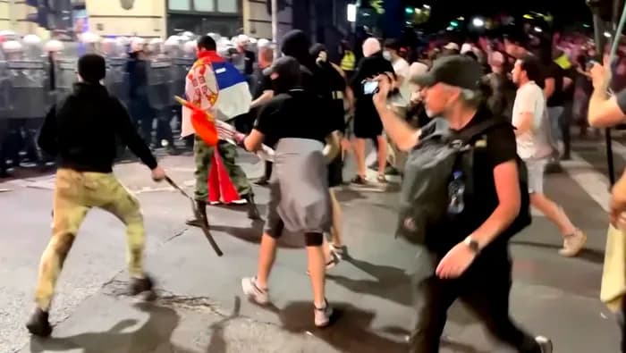 Proteste de amploare în Serbia și Spania: zeci de mii de oameni au ieșit în stradă