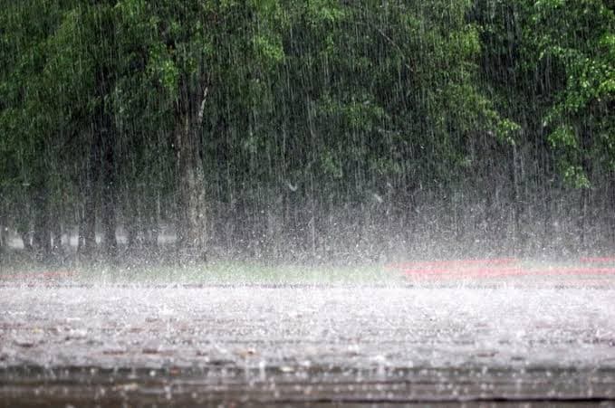 Ne așteptăm la ploi și temperaturi de până la 22 de grade