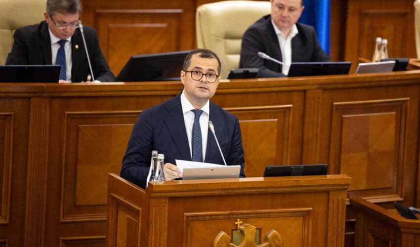 Vasile Tofan și-a prezentat echipa în Parlament