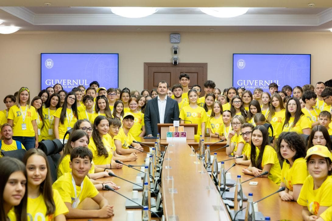 Copiii din diaspora, în vizită la Guvern